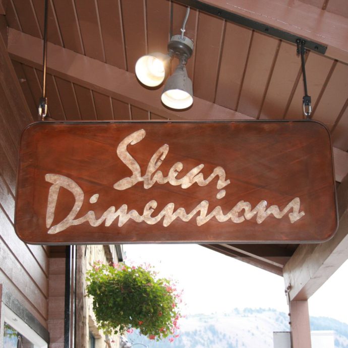 sign_sheerdimensions_hanging