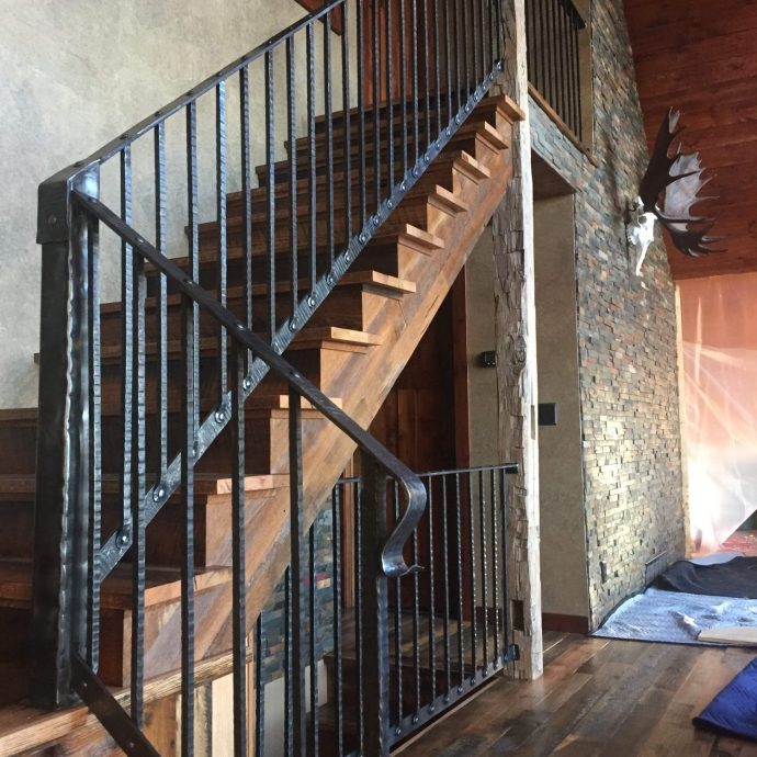 Custom Forged Hand Rail_roomsetting